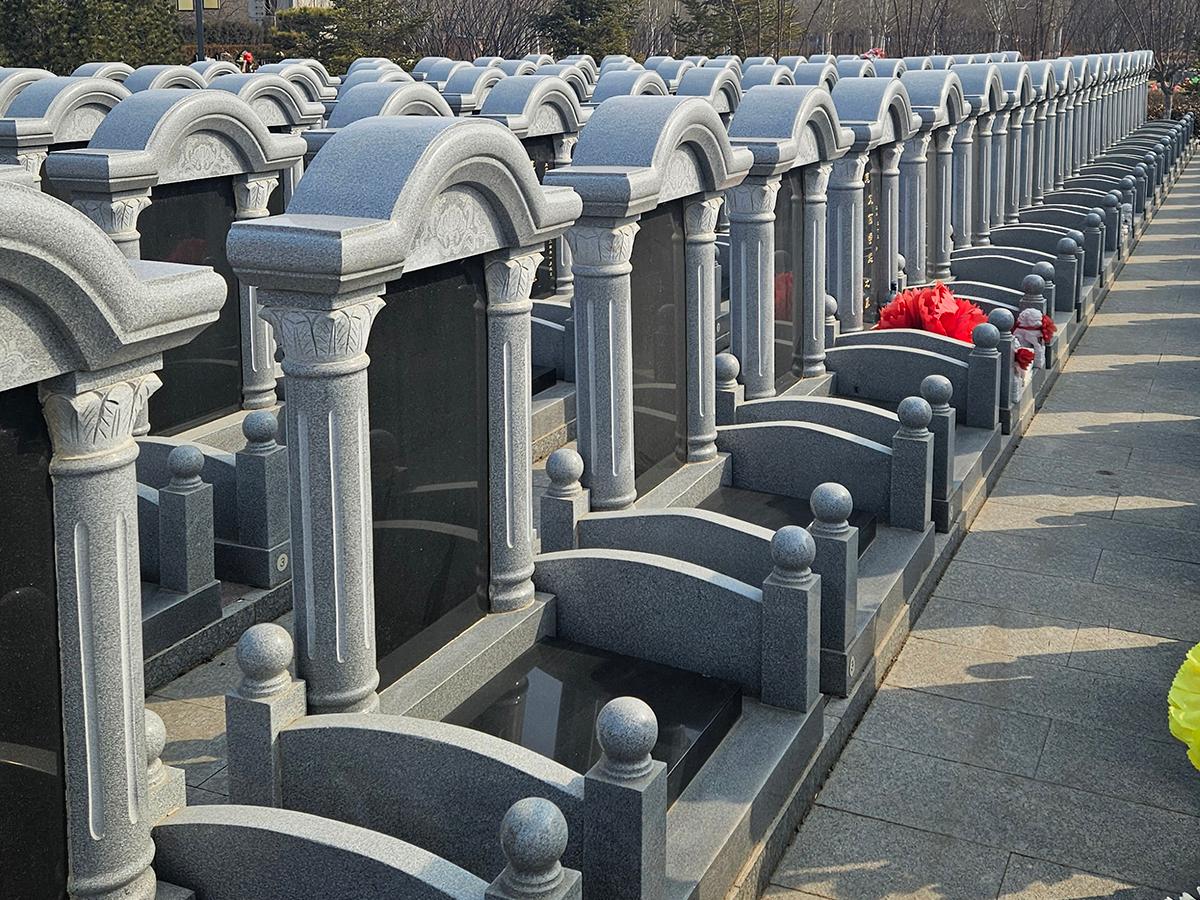 德慈塔陵公墓有无停车场